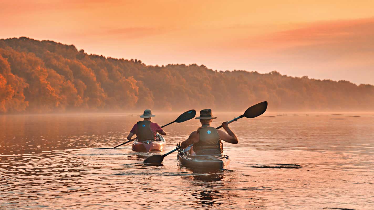kayaking-fall-sova-blueway scenic drive at the lake